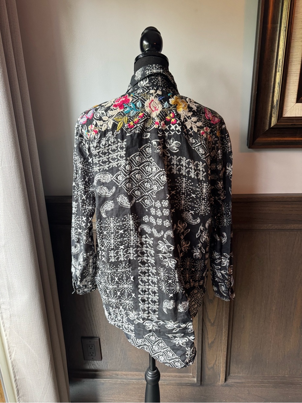 Johnny Was Senia Heavily Embroidered Oversized Button-Down Shirt xs Euc - Picture 7 of 11